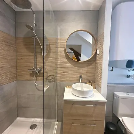 Sacre Appartement/jardin/parking/wifi Lägenhet