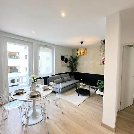 Sacre Appartement/jardin/parking/wifi Lägenhet